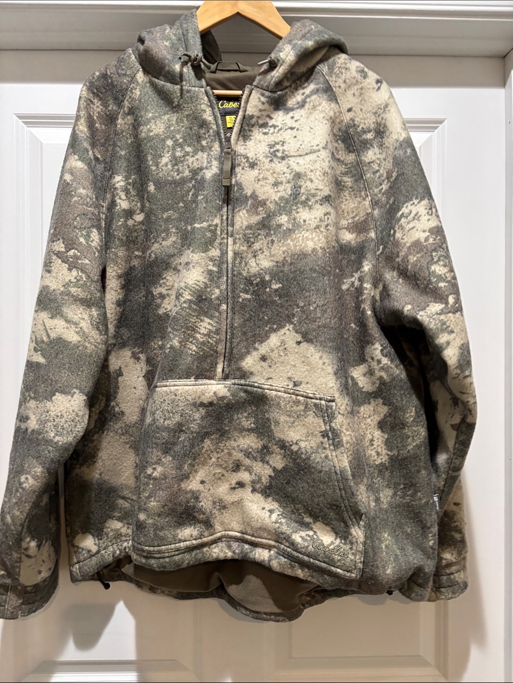 Cabela's Men's XL Green and Beige Camo Zip-Up Sweater Hoodie